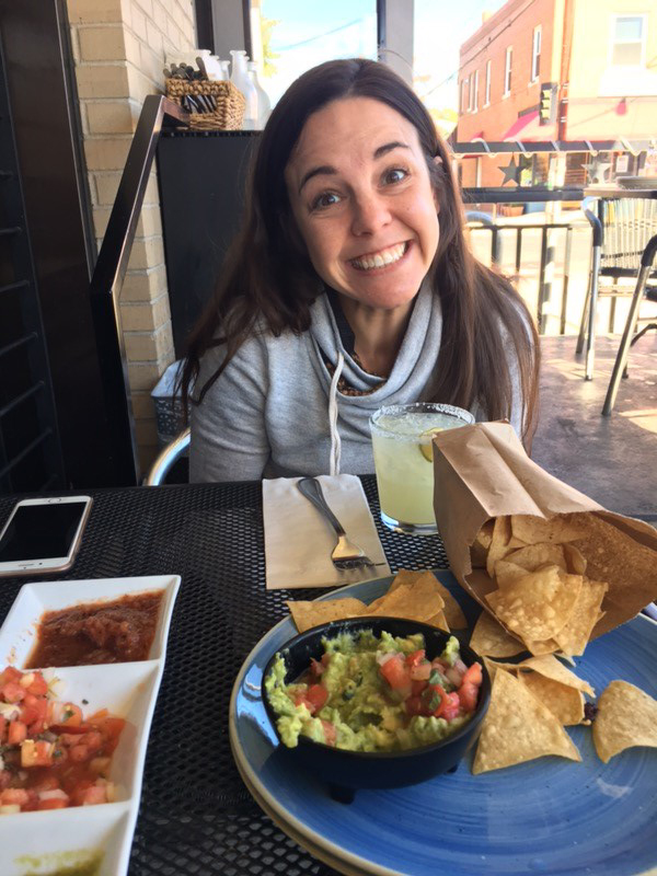 A registered dietitian who love chips and guac!